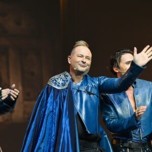 Exclusif - David Ban, Sébastien Cauet et Olivier Dion - Sébastien Cauet chante dans la comédie musicale "Les 3 Mousquetaires" au Palais des Sports à Paris le 8 décembre 2016.