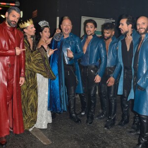 Exclusif - Christophe Héraut, Florian Cléret, Victoria Petrosillo, Sébastien Cauet, Olivier Dion, Brahim Zaibat, Damien Sargue et David Ban - Sébastien Cauet chante dans la comédie musicale "Les 3 Mousquetaires" au Palais des Sports à Paris le 8 décembre 2016.