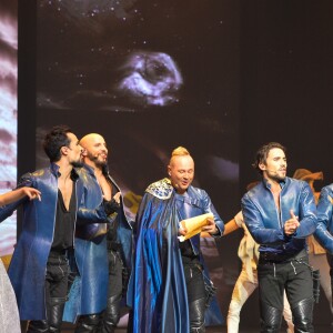 Exclusif - Christophe Héraut, Florian Cléret, Victoria Petrosillo, Sébastien Cauet, Olivier Dion, Brahim Zaibat, Damien Sargue et David Ban - Sébastien Cauet chante dans la comédie musicale "Les 3 Mousquetaires" au Palais des Sports à Paris le 8 décembre 2016.