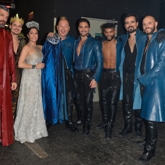 Exclusif - Christophe Héraut, Florian Cléret, Victoria Petrosillo, Sébastien Cauet, Olivier Dion, Brahim Zaibat, Damien Sargue et David Ban - Sébastien Cauet chante dans la comédie musicale "Les 3 Mousquetaires" au Palais des Sports à Paris le 8 décembre 2016.