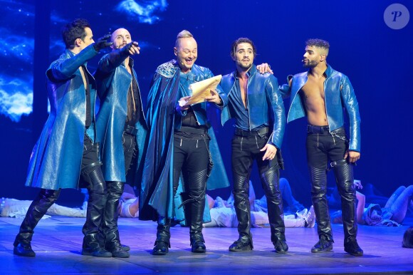 Exclusif - Prix spécial - Damien Sargue, David Ban, Sébastien Cauet, Olivier Dion et Brahim Zaibat - Sébastien Cauet chante dans la comédie musicale "Les 3 Mousquetaires" au Palais des Sports à Paris le 8 décembre 2016.