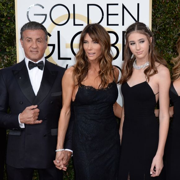 Sylvester Stallone, Jennifer Flavin, Scarlet, Sistine et Sophia lors des Golden Globe Awards au Beverly Hilton, Beverly Hills, Los Angeles, le 8 janveir 2017.