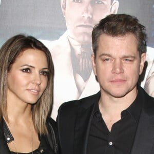 Matt Damon et sa femme Luciana Barroso - Avant-première du film "Live By Night" ("Ils vivent la nuit") au Chinese Theatre à Hollywood, Los Angeles, le 9 janvier 2017.