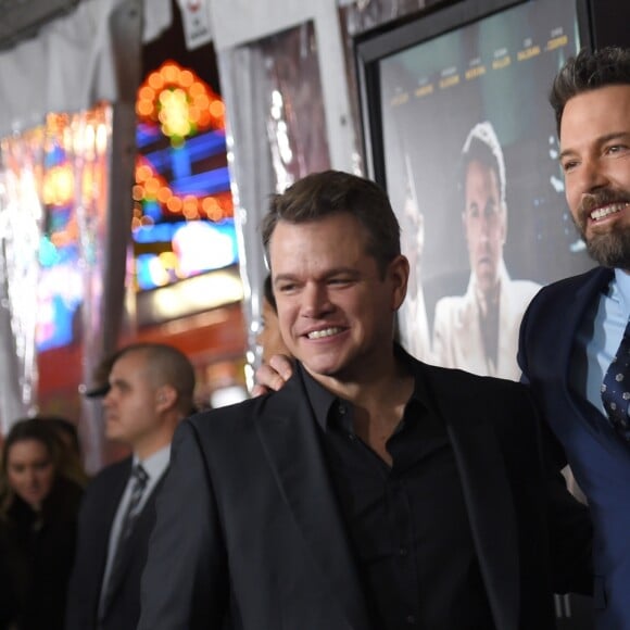 Ben Affleck, Matt Damon - Avant-première du film "Live By Night" ("Ils vivent la nuit") au Chinese Theatre à Hollywood, Los Angeles, le 9 janvier 2017.