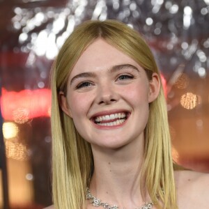 Elle Fanning - Avant-première du film "Live By Night" ("Ils vivent la nuit") au Chinese Theatre à Hollywood, Los Angeles, le 9 janvier 2017.