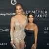 Khloe Kardashian et sa soeur Kourtney Kardashian lors du Gala 2016 "Angel Ball hosted by Gabrielle's Angel Foundation for Cancer Research", qui honore, entre autres, Robert Kardashian, à New York, le 21 novembre 2016.