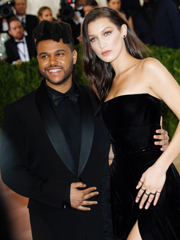 Bella Hadid et The Weeknd - Soirée Costume Institute Benefit Gala 2016 (Met Ball) sur le thème de "Manus x Machina" au Metropolitan Museum of Art à New York, le 2 mai 2016.