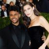 Bella Hadid et The Weeknd - Soirée Costume Institute Benefit Gala 2016 (Met Ball) sur le thème de "Manus x Machina" au Metropolitan Museum of Art à New York, le 2 mai 2016.