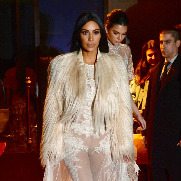 Kim Kardashian et Kendall Jenner sur le tournage d'une scène du film Ocean's 8 à Manhattan. New York, le 16 janvier 2017.