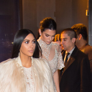 Kim Kardashian et Kendall Jenner sur le tournage d'une scène du film Ocean's 8 à Manhattan. New York, le 16 janvier 2017.