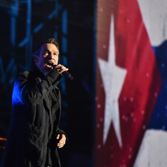 Exclusif - Florent Pagny lors de l'émission de télévision pour TF1 "La Chanson de l'Année 2016" à Nîmes le 17 juin 2016. © Bruno Bebert / Bestimage