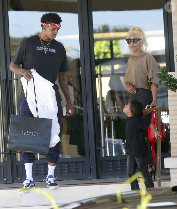Exclusif - Nick Youn fait du shopping avec sa femme Paloma Ford et son fils Nick Jr. à Barneys New York à Beverly Hills, le 3 novembre 2016