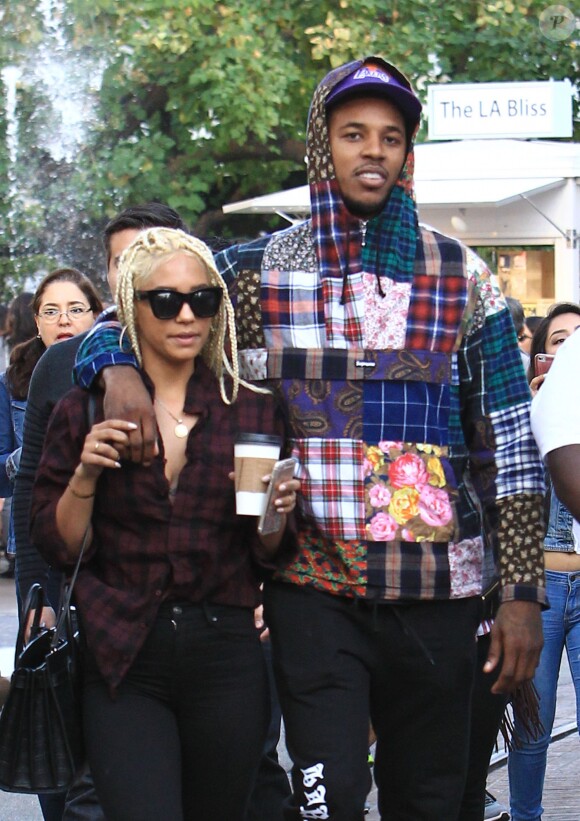 Nick Young fait du shopping avec sa compagne Paloma Ford au Grove à Los Angeles? Californie, Etats-Unis, le 4 décembre 2016.