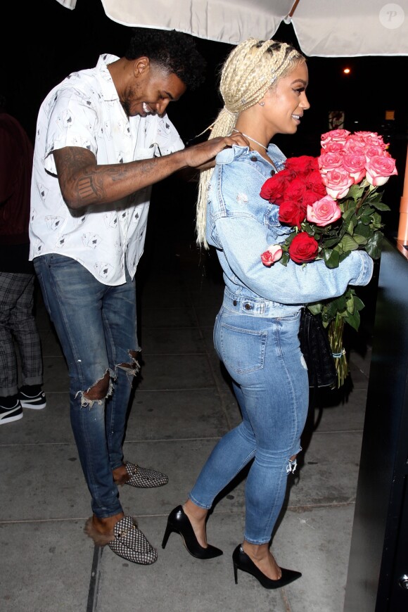 Nick Young arrive au club Delilah avec sa nouvelle chérie à Los Angeles, le 25 novembre 2016