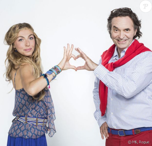 Camille (Amélie Etasse), la prof de yoga et Philippe (Grégoire Bonnet), le pharmacien dans "Scènes de ménages" sur M6.
