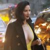 Exclusif - Olivia Munn très décolletée dans la rue à New York le 18 janvier 2017.