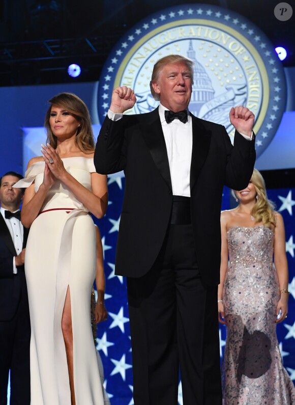 Le 45e président des Etats-Unis Donald Trump et son épouse Melania lors du bal de l'investiture à Washington le 20 janvier 2017