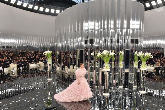 Défilé de mode "Chanel", collection Haute-Couture printemps-été 2017 au Grand Palais à Paris. Le 24 janvier 2017.