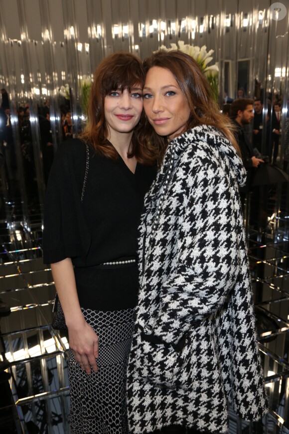 Céline Sallette et Laura Smet - Défilé de mode "Chanel", collection Haute-Couture printemps-été 2017 au Grand Palais à Paris. Le 24 janvier 2017.