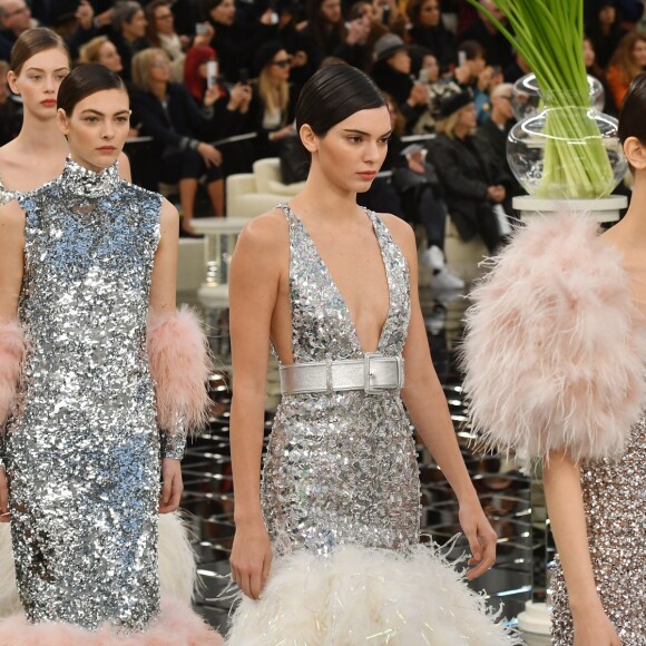 Kendall Jenner - Défilé de mode "Chanel", collection Haute-Couture printemps-été 2017 au Grand Palais à Paris. Le 24 janvier 2017.