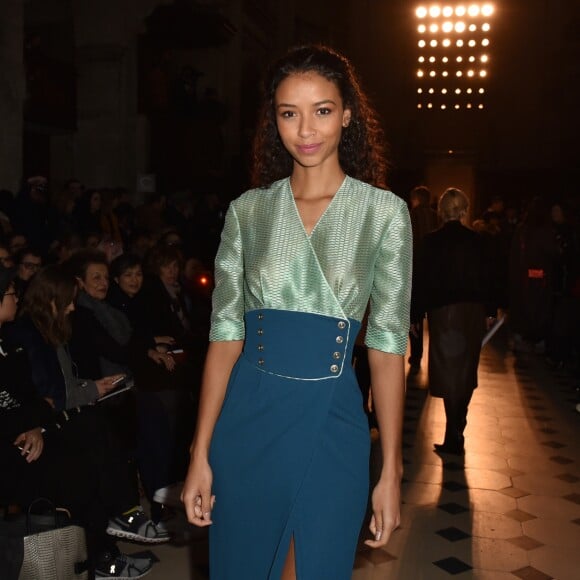 Flora Coquerel - Défilé Julien Fournié, collection Haute Couture printemps-été 2017 à l'Oratoire du Louvre à Paris le 24 janvier 2017.