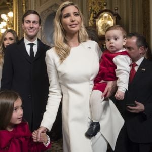 Ivanka Trump, son menu Jared Kushner et leurs enfants lors de l'investiture de Donald Trump, Washington, le 20 janvier 2017.