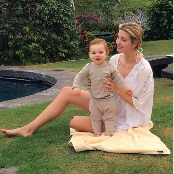 Ivanka Trump pose avecs on fils Theodore. Photo postée sur Instagram en janvier 2017.