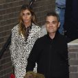 Exclusif - Robbie Williams et sa femme Ayda Field sortent des studios ITV à Londres, le 11 novembre 2016.