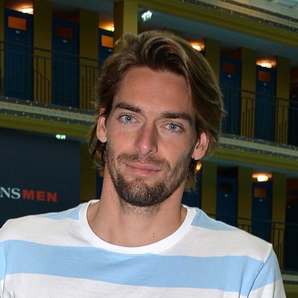 Camille Lacourt - Dans le cadre sublime de la piscine Molitor, Camille Lacourt entrainait les rugbymen de l'équipe du Racing 92 pour fêter le succès de la ligne Clarinsmen, numéro 1 des soins pour homme à Paris le 17 février.