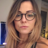Laure Boulleau dévoile sa nouvelle tête avec des lunettes. Photo postée sur Instagram en décembre 2016.