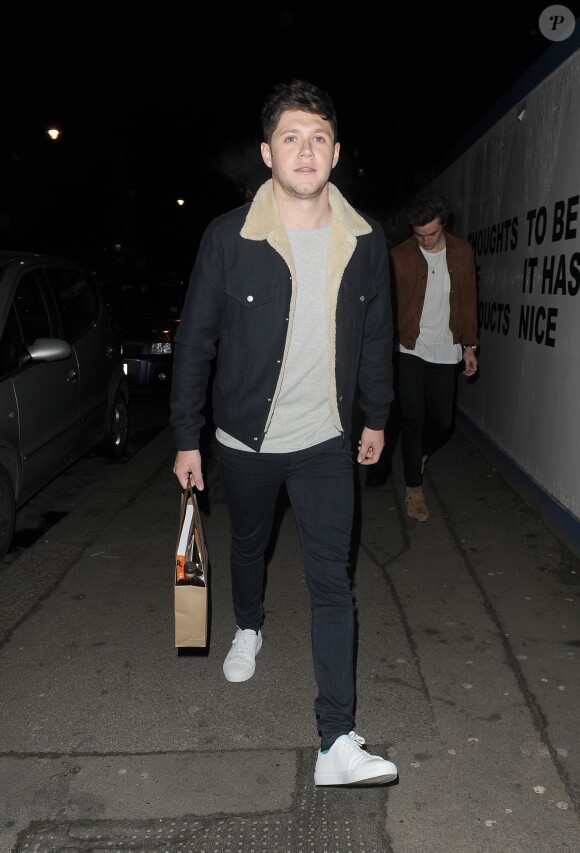 Niall Horan à la sortie du "Arts Club" à Londres, le 25 Janvier 2017.