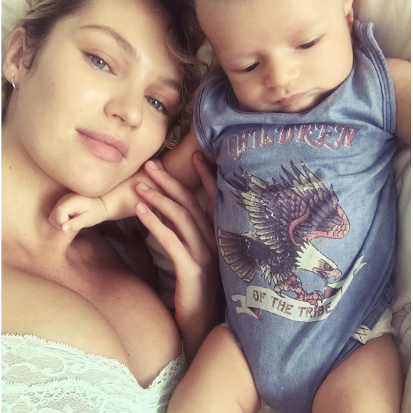 Candice Swanepoel et son fils Anacã (photo publiée le 18 novembre 2016)