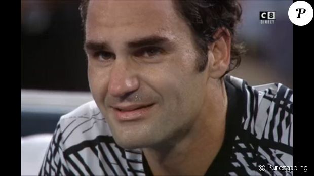Roger Federer a remporté son 18e titre en Grand Chelem en battant Rafael Nadal en finale de l&#039;Open d&#039;Australie le 29 janvier 2017 à Melbourne. Son émotion après la balle de match était extraordinaire.