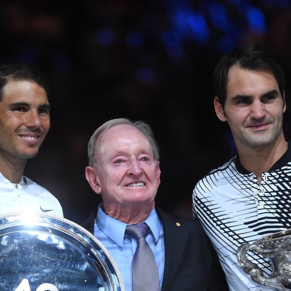 La joie de Roger Federer était spectaculaire à l'issue de sa victoire contre Rafael Nadal en finale de l'Open d'Australie, le 29 janvier 2017 à Melbourne. Vainqueur en cinq sets au terme d'un match d'une intensité folle, le Suisse ajoute un 18e succès en Grand Chelem à sa carrière.