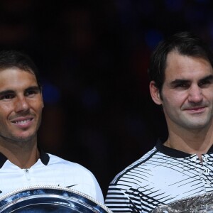 La joie de Roger Federer était spectaculaire à l'issue de sa victoire contre Rafael Nadal en finale de l'Open d'Australie, le 29 janvier 2017 à Melbourne. Vainqueur en cinq sets au terme d'un match d'une intensité folle, le Suisse ajoute un 18e succès en Grand Chelem à sa carrière.