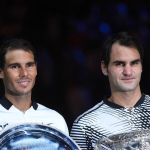 La joie de Roger Federer était spectaculaire à l'issue de sa victoire contre Rafael Nadal en finale de l'Open d'Australie, le 29 janvier 2017 à Melbourne. Vainqueur en cinq sets au terme d'un match d'une intensité folle, le Suisse ajoute un 18e succès en Grand Chelem à sa carrière.