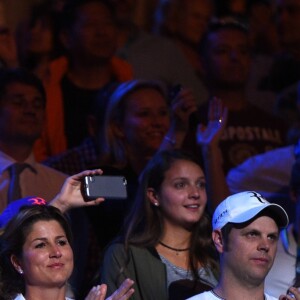 Mirka Federer et le clan du Suisse étaient en liesse après la victoire de Roger Federer contre Rafael Nadal en finale de l'Open d'Australie, le 29 janvier 2017 à Melbourne. Vainqueur en cinq sets au terme d'un match d'une intensité folle, le Suisse ajoute un 18e succès en Grand Chelem à sa carrière.