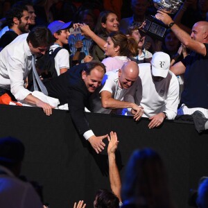 Mirka Federer et le clan du Suisse étaient en liesse après la victoire de Roger Federer contre Rafael Nadal en finale de l'Open d'Australie, le 29 janvier 2017 à Melbourne. Vainqueur en cinq sets au terme d'un match d'une intensité folle, le Suisse ajoute un 18e succès en Grand Chelem à sa carrière.