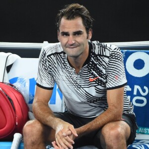 La joie de Roger Federer était spectaculaire à l'issue de sa victoire contre Rafael Nadal en finale de l'Open d'Australie, le 29 janvier 2017 à Melbourne. Vainqueur en cinq sets au terme d'un match d'une intensité folle, le Suisse ajoute un 18e succès en Grand Chelem à sa carrière.