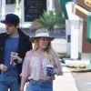 Hilary Duff se promène avec son nouveau compagnon Matthew Koma dans le quartier de Santa Barbara à Los Angeles le 15 janvier 2017.