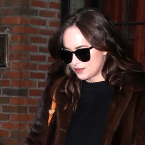 Dakota Johnson se balade dans New York City, New York, Etats-Unis, le 31 janvier 2017.  Actress Dakota Johnson out and about in New York City, NY, USA on January 31, 2017. Dakota will appear in Fifty Shades Darker, this year, as well as the last film in the franchise, Fifty Shades Freed, in 2018.31/01/2017 - Paris