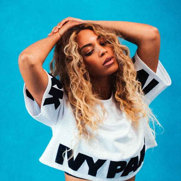 Beyoncé pose en personne pour la promotion de sa collection "Ivy Park" automne hiver 2016/2017 à New York le 22 novembre 2016.