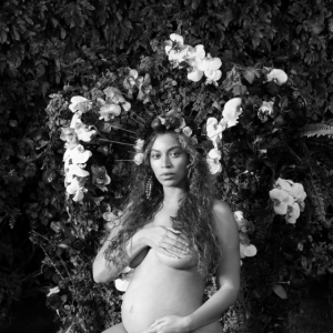 Beyoncé Knowles est enceinte de jumeaux. Photo publiée sur son site officiel, le 2 février 2017