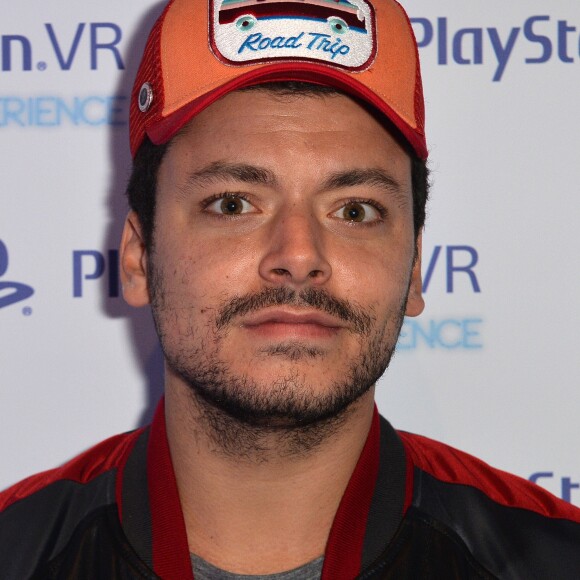 Exclusif - Kev Adams lors du photocall Experience PlayStation VR à Paris, France, le 13 octobre 2016. © Veeren/Bestimage