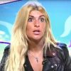 Mélanie choquée en salle d'interview - "Les Anges 9", lundi 6 février 2017, NRJ12