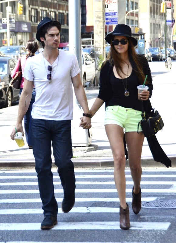 Nina Dobrev et Ian Somerhalder dans les rues de New York, le 13 mai 2012