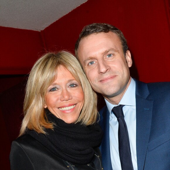 Exclusif - Emmanuel Macron et sa femme Brigitte (Brigitte Trogneux)  - Représentation de la pièce "Pleins Feux" au théâtre Hébertot à Paris le 2 février 2017. © Coadic Guirec/Bestimage