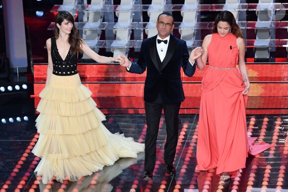 Annabelle Belmondo et Anouchka Delon lors du 67e Sanremo Festival 2017 au Teatro Ariston, San Remo, le 9 février 2017.