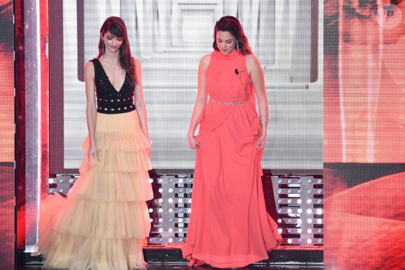 Annabelle Belmondo et Anouchka Delon lors du 67e Sanremo Festival 2017 au Teatro Ariston, San Remo, le 9 février 2017.
