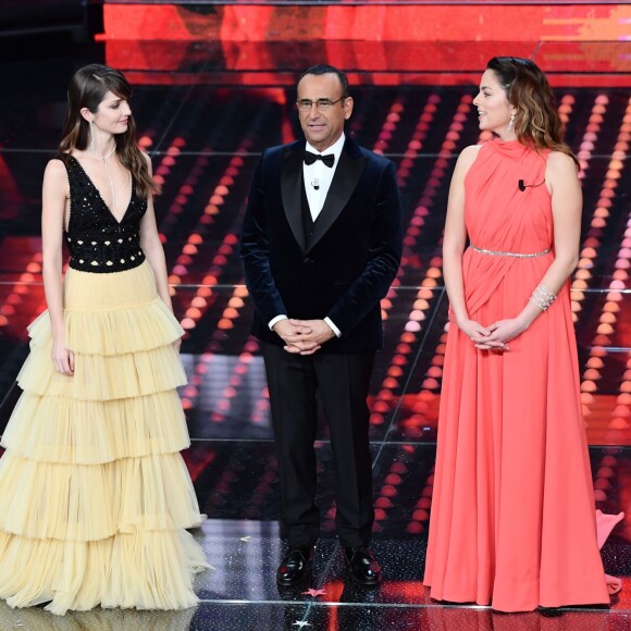 Annabelle Belmondo et Anouchka Delon lors du 67e Sanremo Festival 2017 au Teatro Ariston, San Remo, le 9 février 2017.